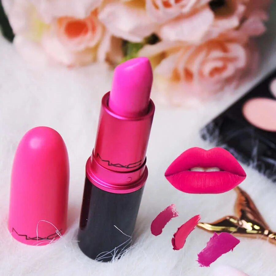 Помада розового цвета фото Download Luscious Pink Lipstick on a Perfect Pout Wallpaper Wallpapers.com