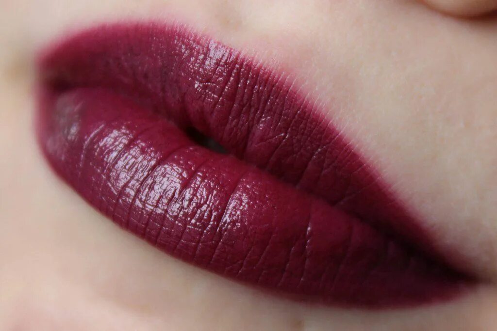 Помада вишня фото Melme: INGLOT Freedom System Lipstick Rouge a Levres № 88 Swatch