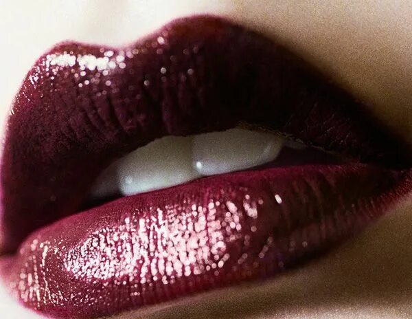 Помада вишня фото MAC So Supreme. - Beautiful Makeup Search in 2024 Dark purple lips, Dark red lip