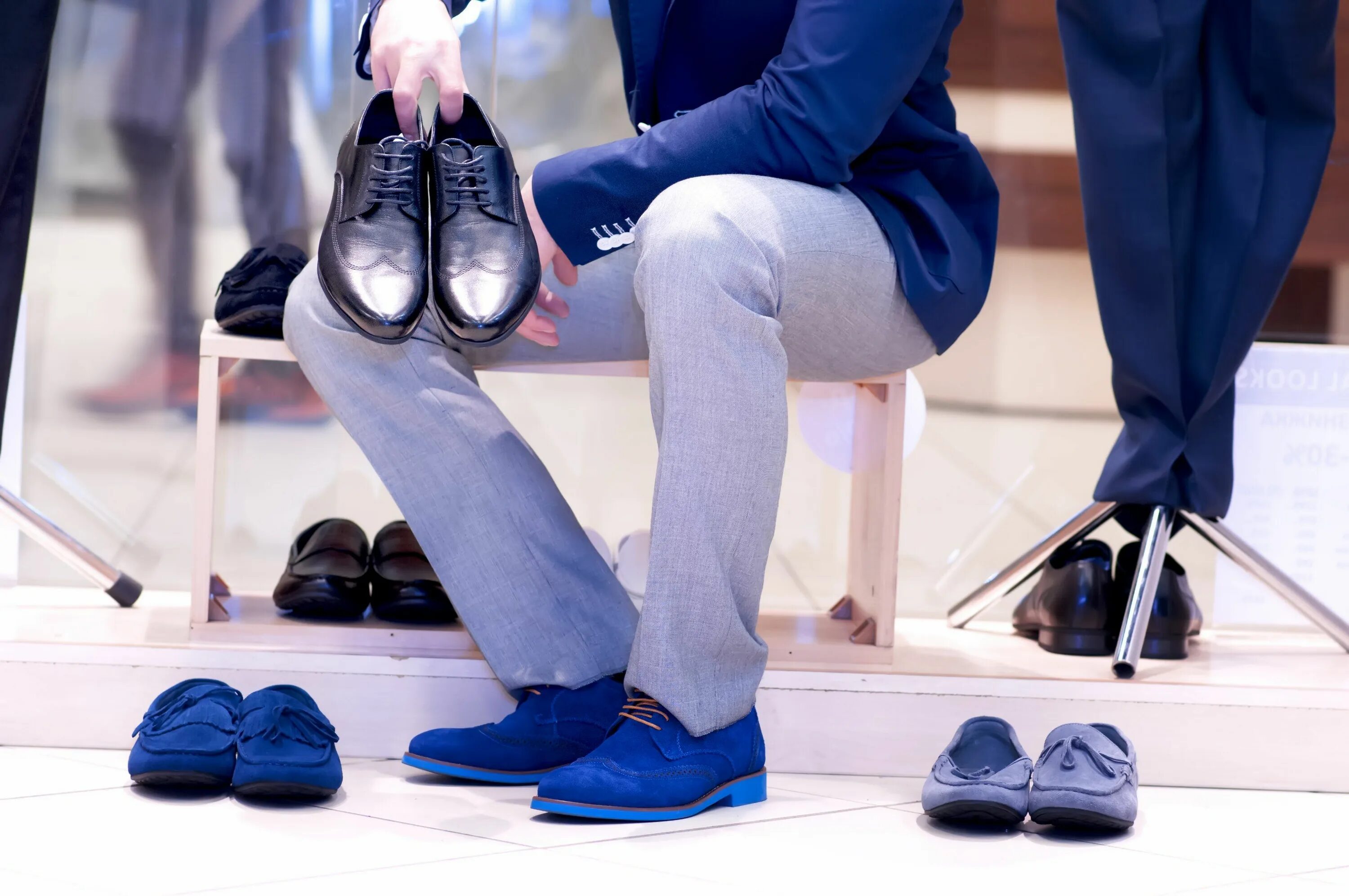 Поменять обувь на фото Brogues and Sneakers: The Versatile Shoes All Men Need to Have Homme femme, Chau