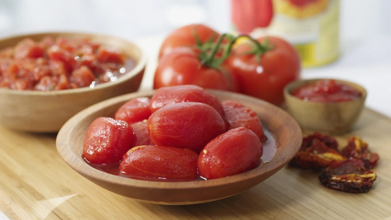 Помидор в собственном соку фото Why Whole Canned Tomatoes Are Superior To Diced Or Crushed