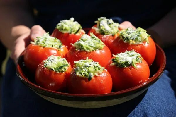 Помидоры фаршированные чесноком рецепты с фото Stuffed Tomatoes make, bake, freeze, can and preserve Zucchini, Fruit recipes, T