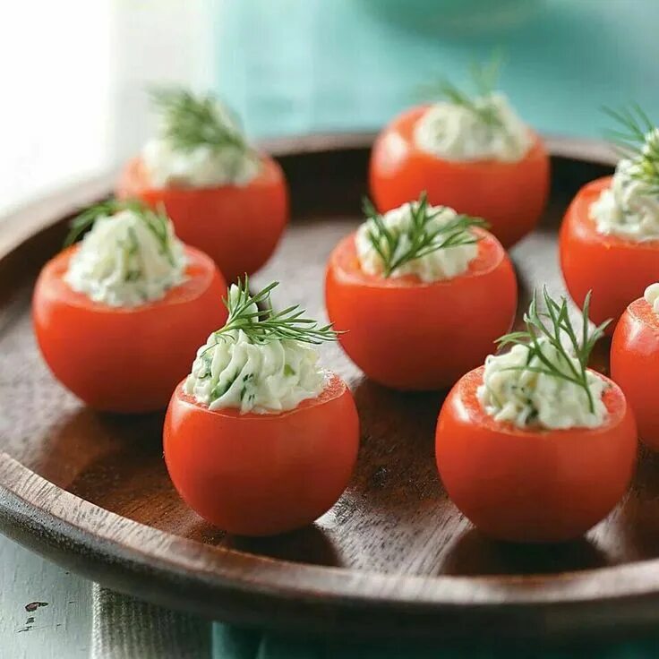 Помидоры фаршированные чесноком рецепты с фото Stuffed tomatoes Cherry tomato recipes, Tomato recipes, Appetizer recipes