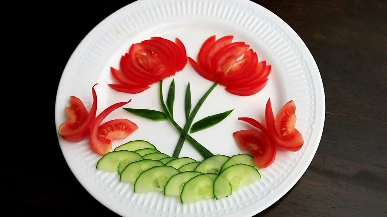 Помидоры нарезка красиво фото Beautiful Tomato Flower & Tomato Butterfly Cucumber Garnish - YouTube