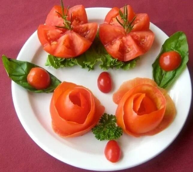 Помидоры нарезка красиво фото Roses made from tomato skins. Decoração de pratos, Culinaria, Pratos