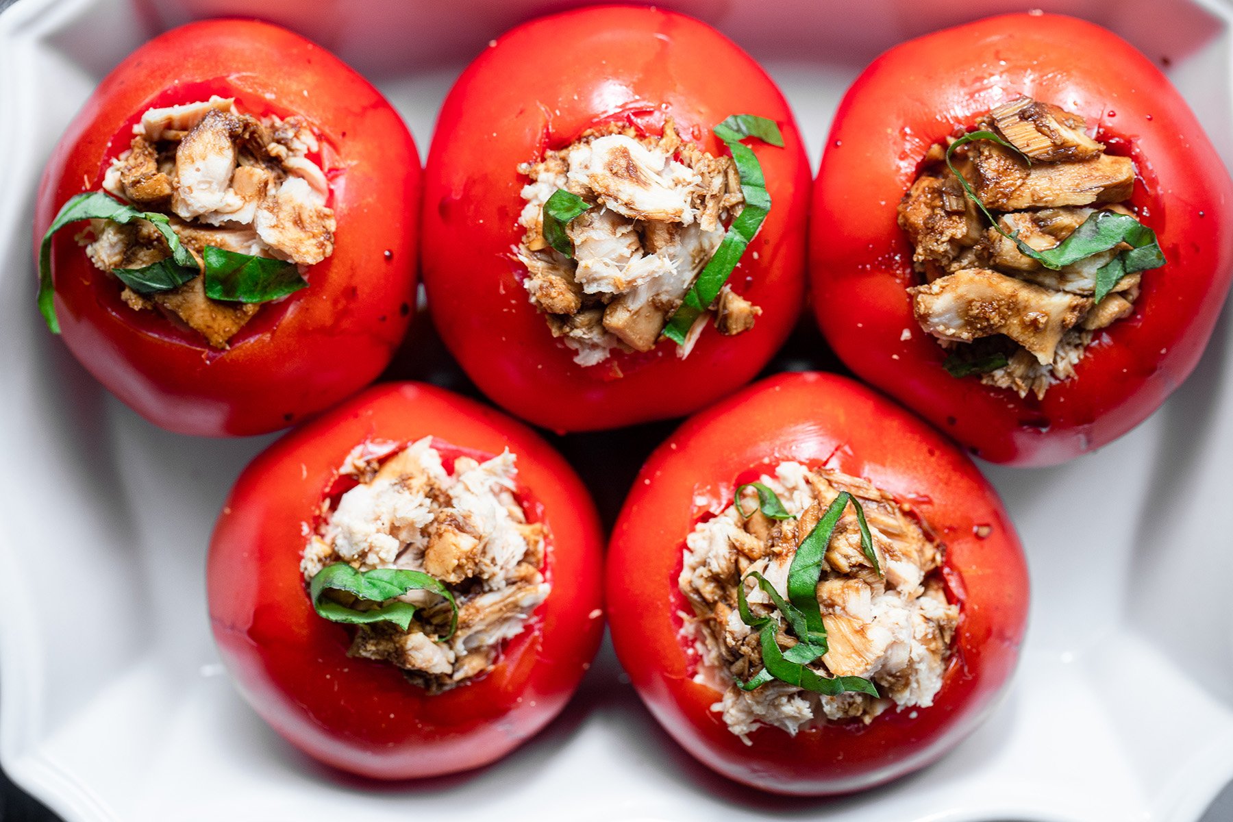 Помидоры с начинкой фото Tuna Stuffed Tomatoes Recipe - Food Fanatic