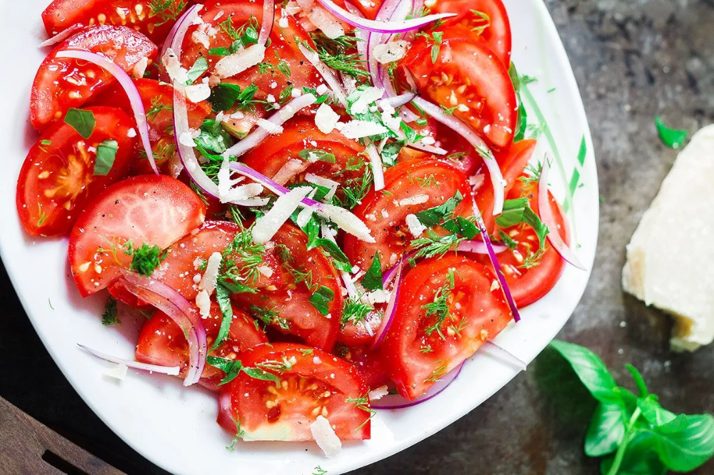 Помидоры салат фото Fresh Herbs and Tomato Salad Tomato salad recipes, Recipes, Salmon recipes