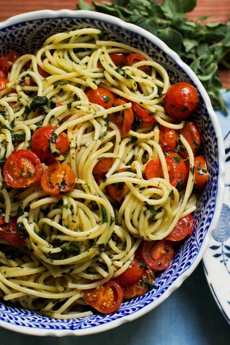 Помидоры спагетти фото One-Pot Spaghetti Recipe with Cherry Tomatoes and Kale