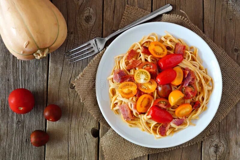 Помидоры спагетти фото 4,325 Linguini Pasta стоковые фото - бесплатные и стоковые фото RF от Dreamstime