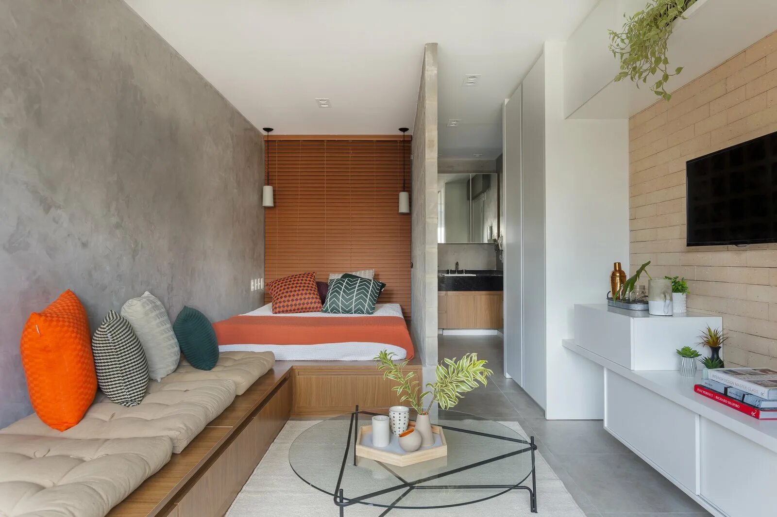 Помощь оформлении квартиры Photos from A 290-Square-Foot Apartment in São Paulo Takes Advantage of Every In