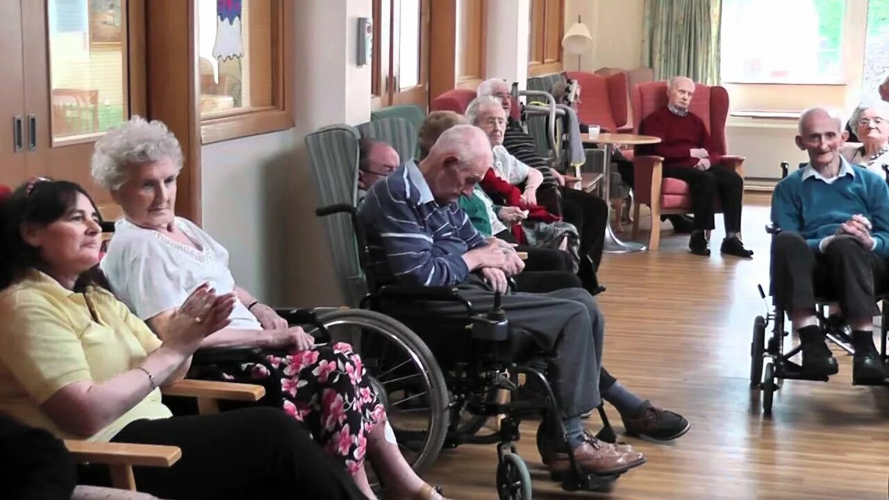 Помощь в оформлении в дом престарелых Music, Song and Dance at Bridhaven Nursing Home, Mallow Cork - YouTube