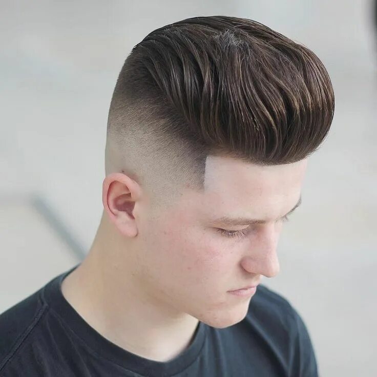 Помпадур прическа мужская фото 11+ Pompadour Fade Haircuts That Look Amazing Mens hairstyles pompadour, Cool ha