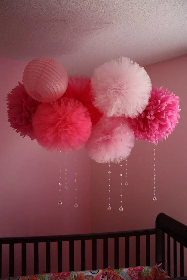 Помпоны из фатина для декора своими руками Tulle pom poms + crystals = love! Anistyn 3 Pinterest Tulle poms, Baby girl room