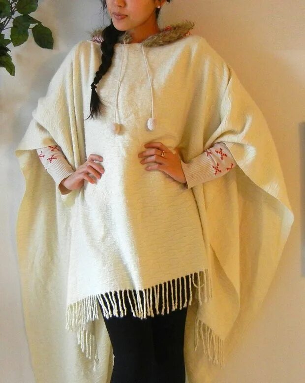 Пончо женское фото из ткани Diy poncho Poncho pattern, Diy clothes, Sewing clothes