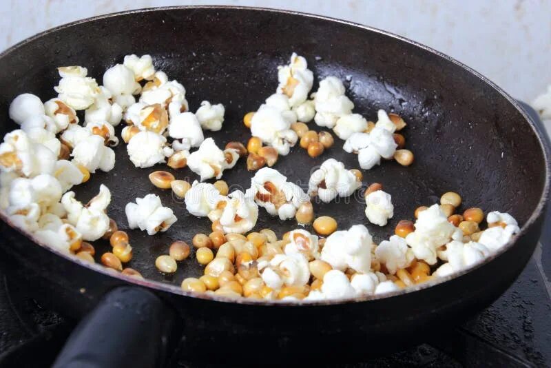 Попкорн в сковороде фото 95,894 Popcorn Stock Photos - Free & Royalty-Free Stock Photos from Dreamstime -