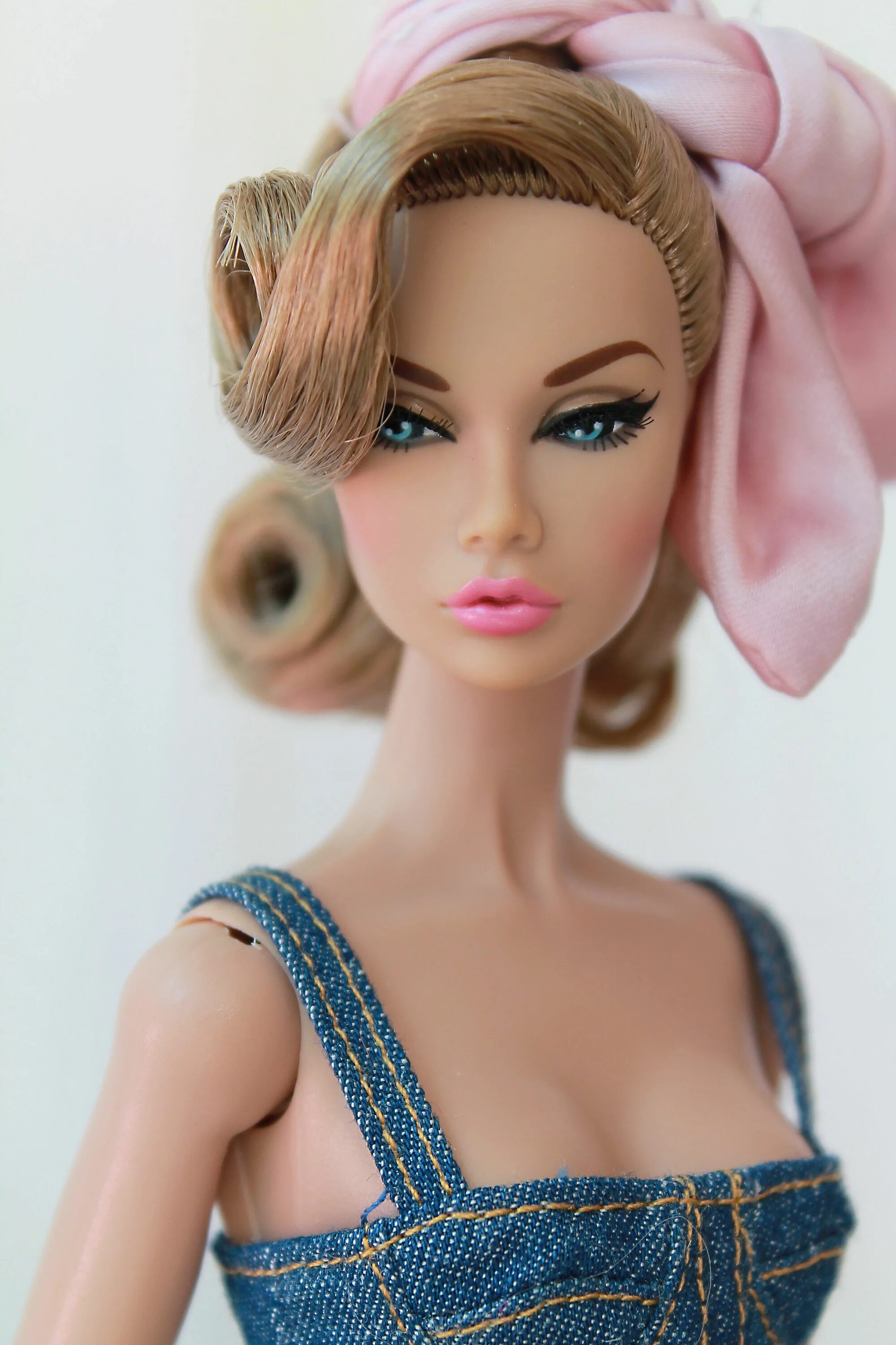 Поппи паркер кукла фото Friend or Foe Poppy Parker Poppy parker dolls, Beautiful barbie dolls, Barbie mo