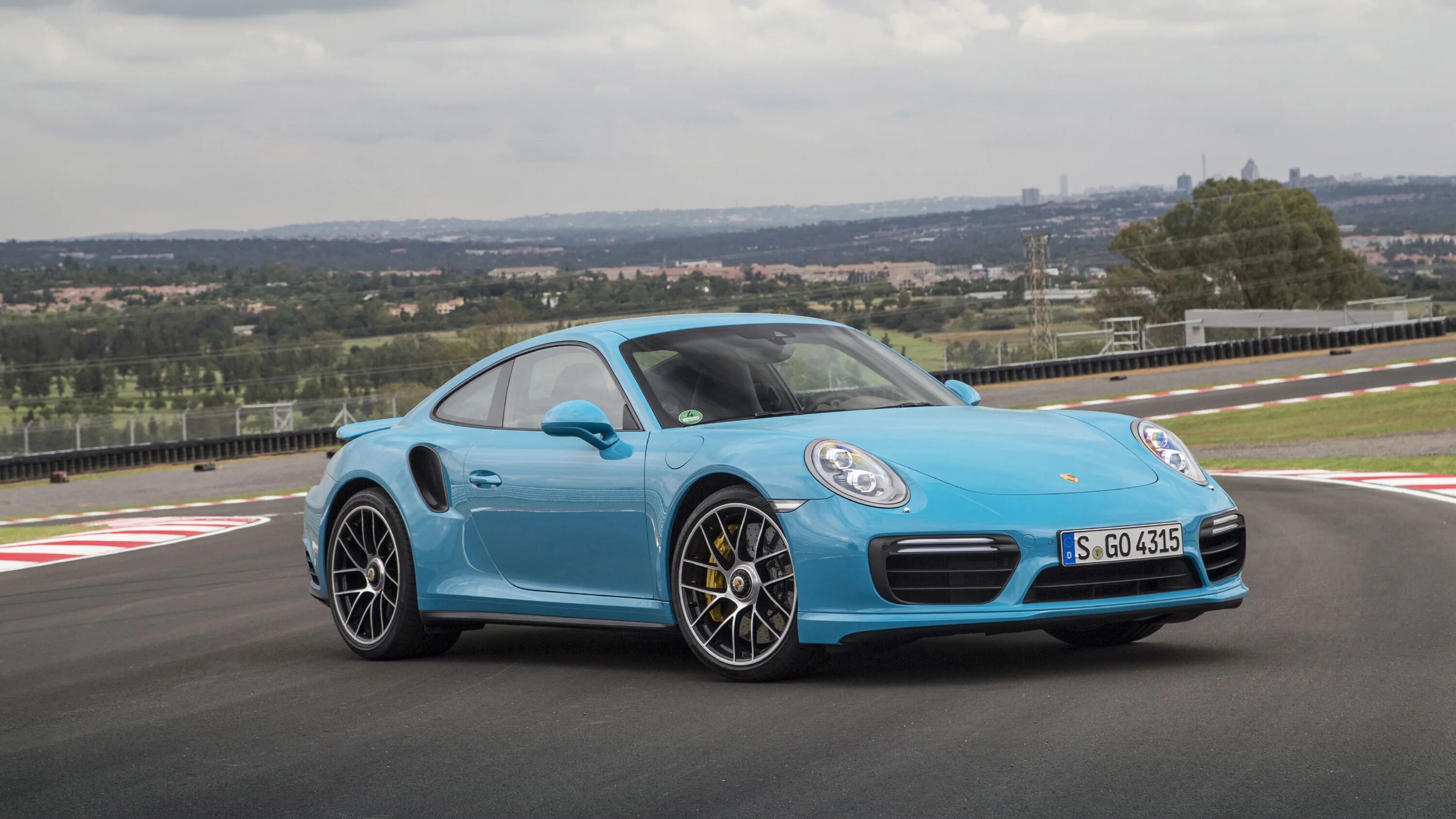 Порше фото цена в рублях Is Porsche's 911 Turbo S the most underrated track car? Top Gear