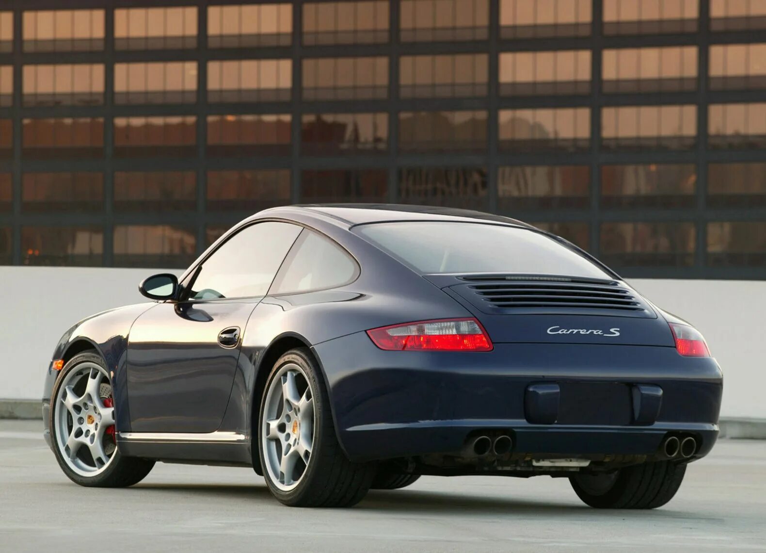 Порше купе фото Porsche 911 Carrera S Coupe фотоальбом - автомобильный журнал Simplycars.ru