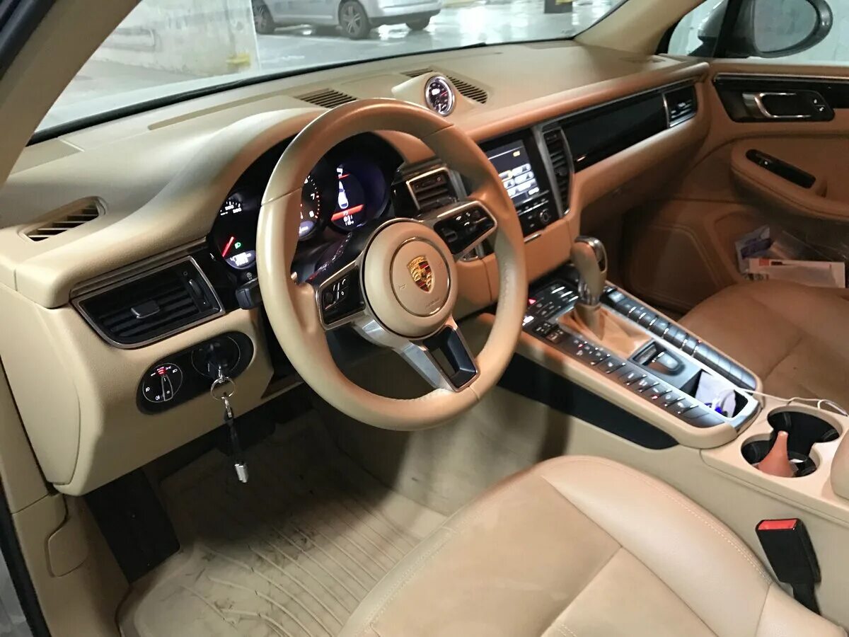 Порше макан салон фото Купить б/у Porsche Macan I S 3.0 AMT (340 л.с.) 4WD бензин робот в Москве: золот