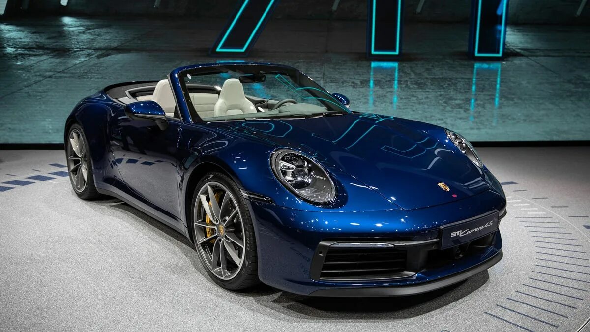 Порше синий фото Porsche 911 Carrera S Cabriolet brings 443 hp to Geneva Motor Show - CNET