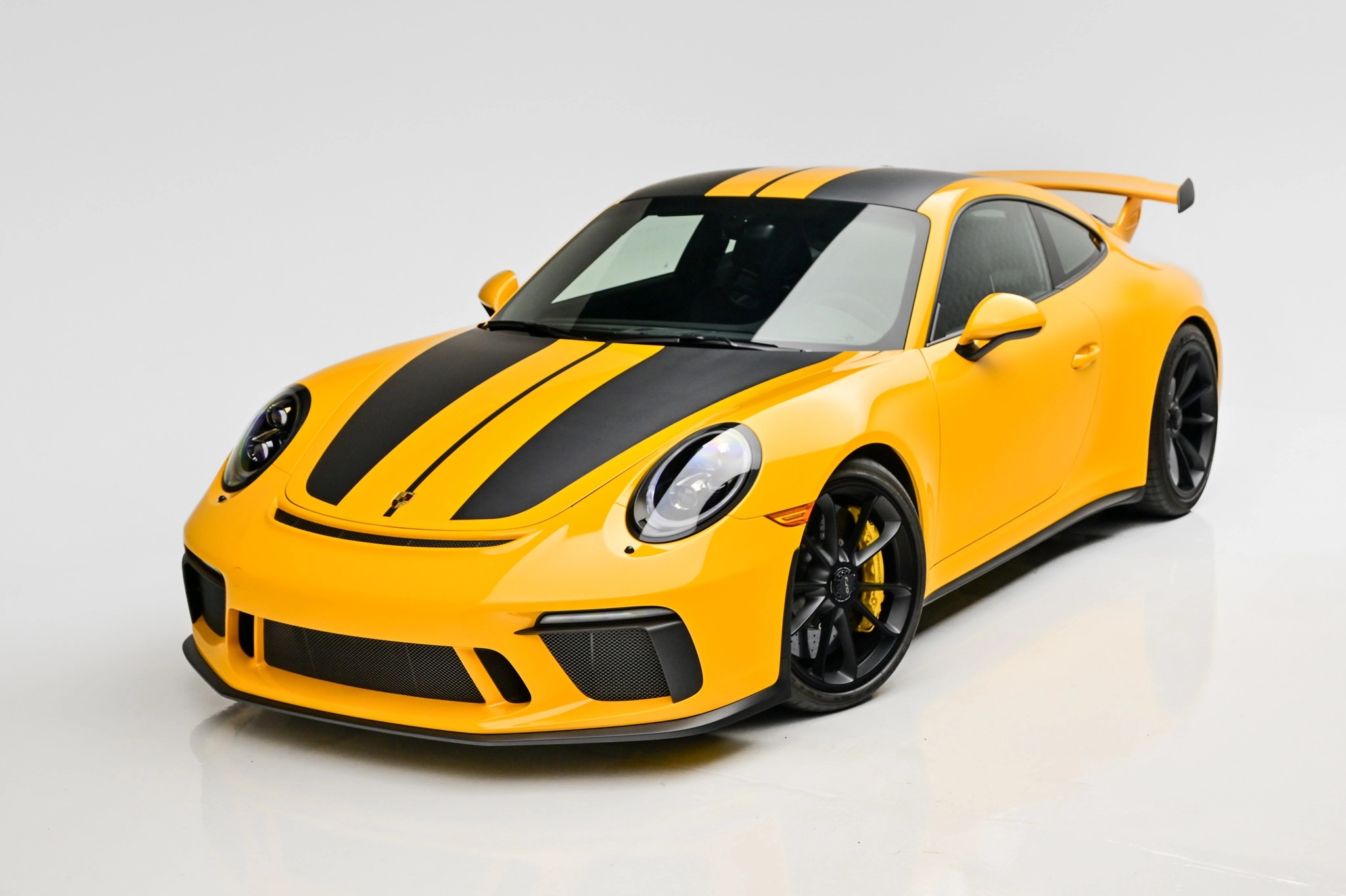 Порше желтый фото FOR SALE: Signal Yellow 2019 Porsche 911 GT3