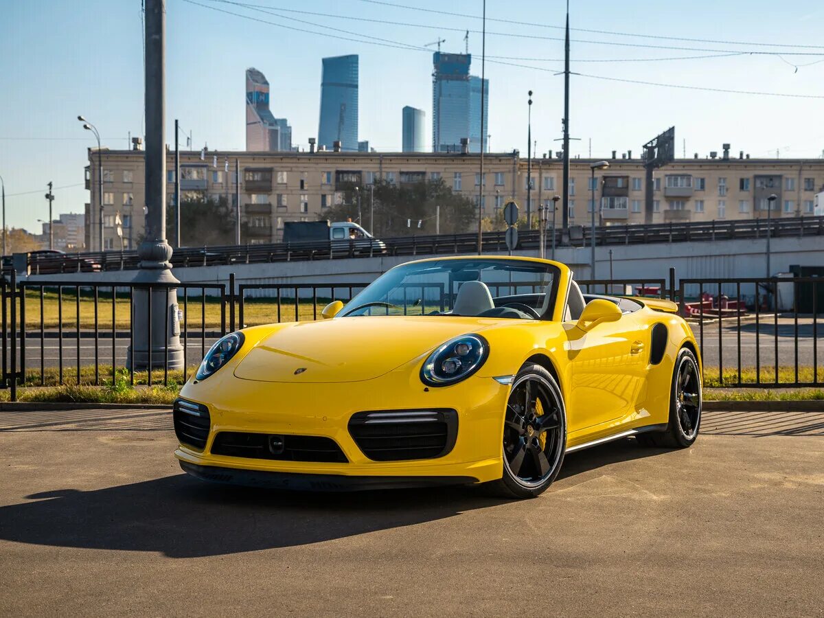 Порше желтый фото Купить б/у Porsche 911 VII (991) Рестайлинг Turbo S 3.8 AMT (580 л.с.) 4WD бензи