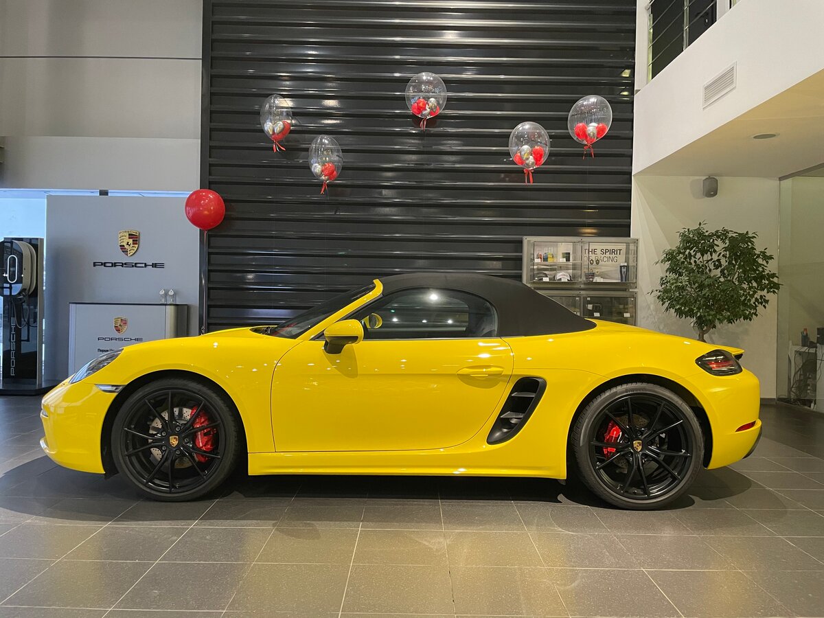 Порше желтый фото Купить б/у Porsche Boxster IV 718 (982) S 2.5 AMT (350 л.с.) бензин робот в Ново