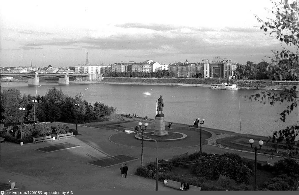 Порт фото на советской тверь Вид города с левого берега Волги - Retro photos