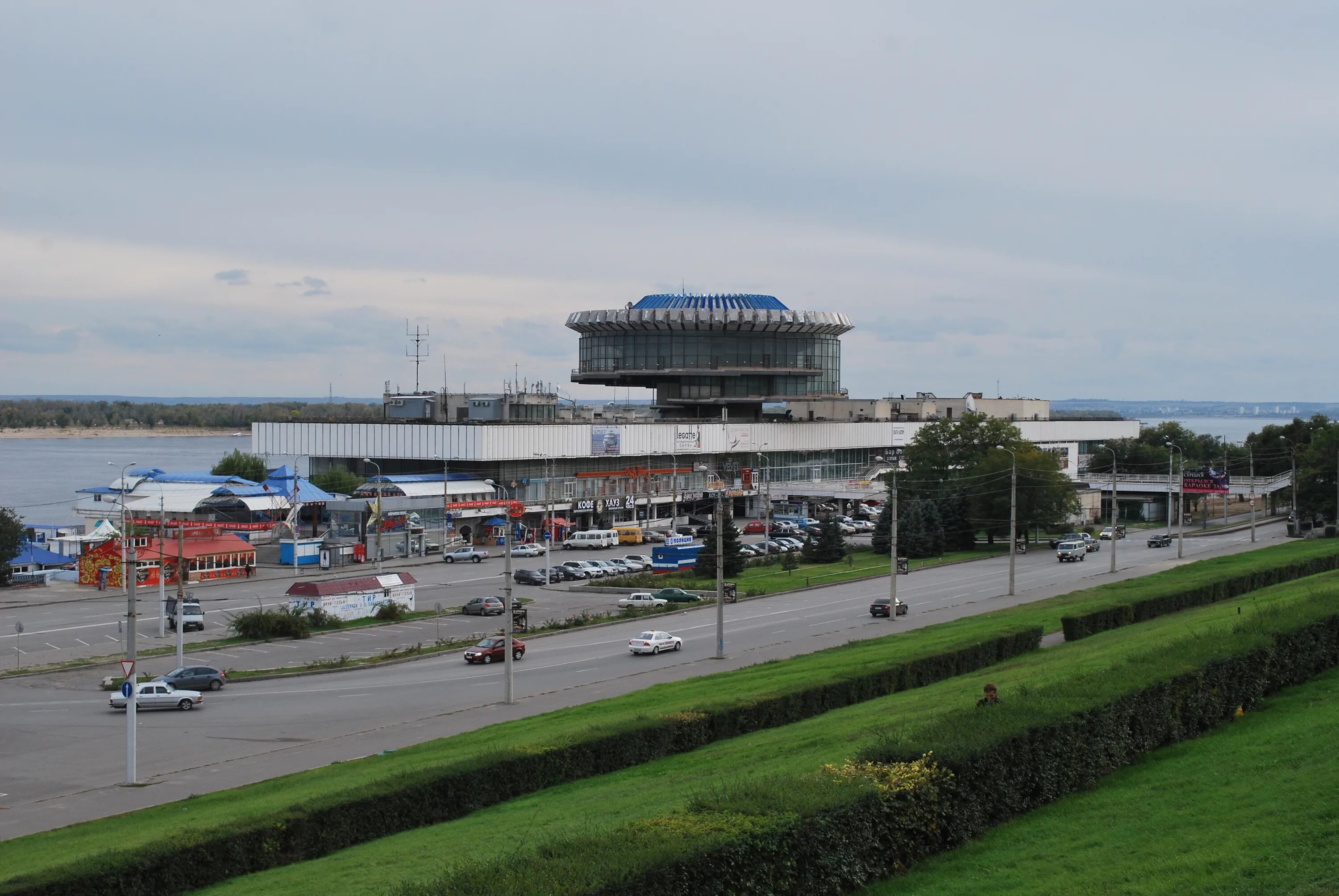 Порт волгограда фото File:River-boat station in Volgograd 002.JPG - Wikipedia