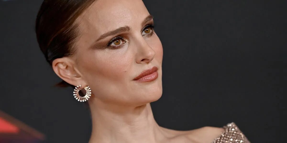 Портман сейчас фото Natalie Portman Series Moves Production After Locals Threaten To 'Shoot Someone'