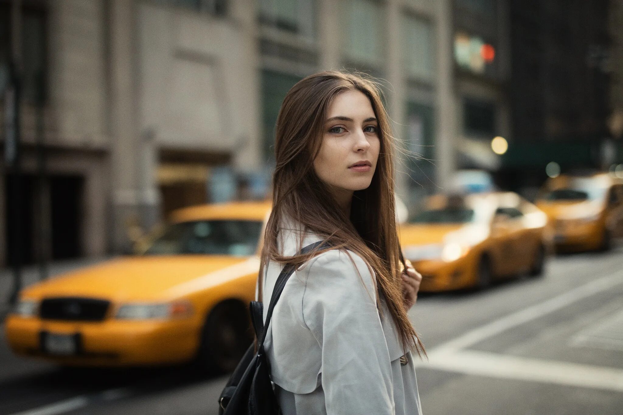 Портрет на улице фото Wallpaper : women, model, portrait, street, car, glasses, looking at viewer, veh