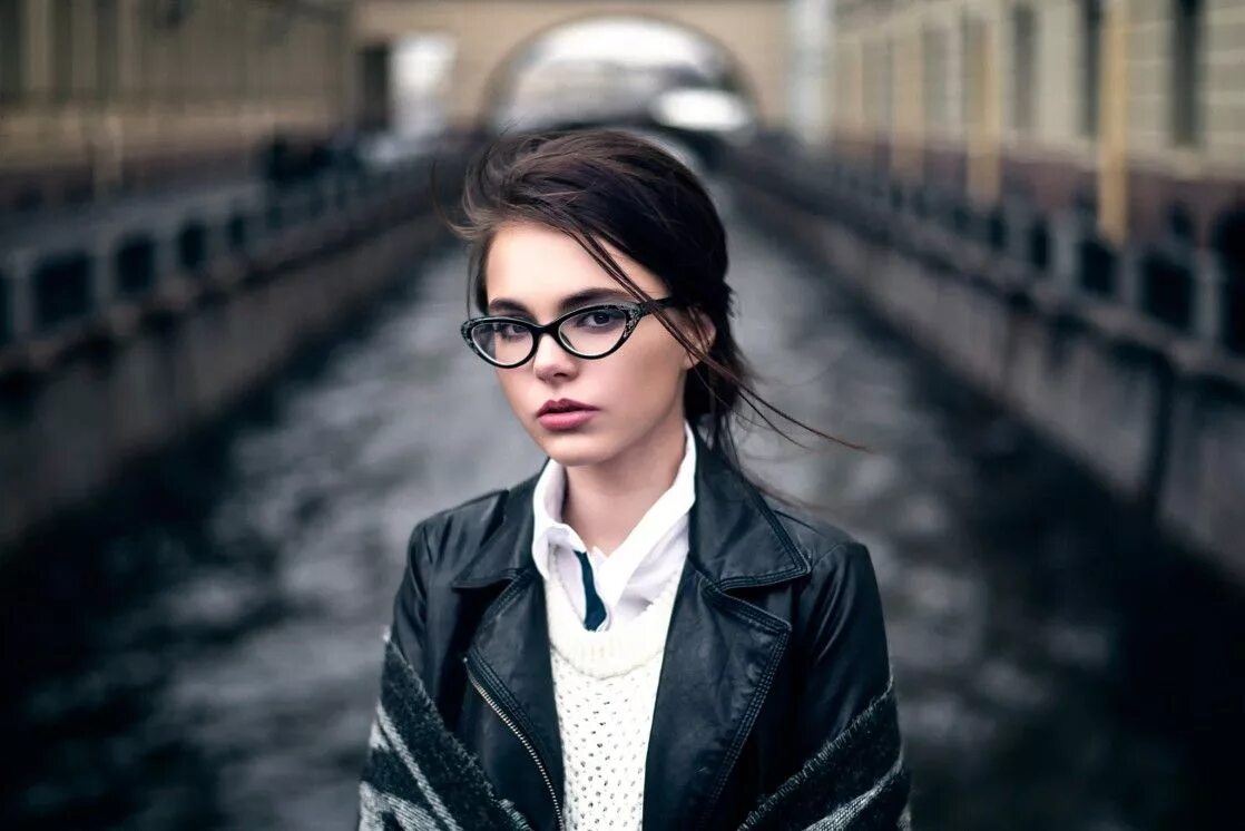 Портрет в очках фото Oktyabrina Maximova Girls with glasses, Womens glasses, Brunette woman