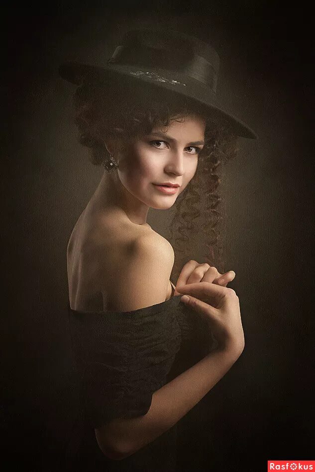 Портрет в студии фото Фото: Portrait in a hat.... Студийный фотограф Михаил Смирнов(MS-Photo). Фотопор