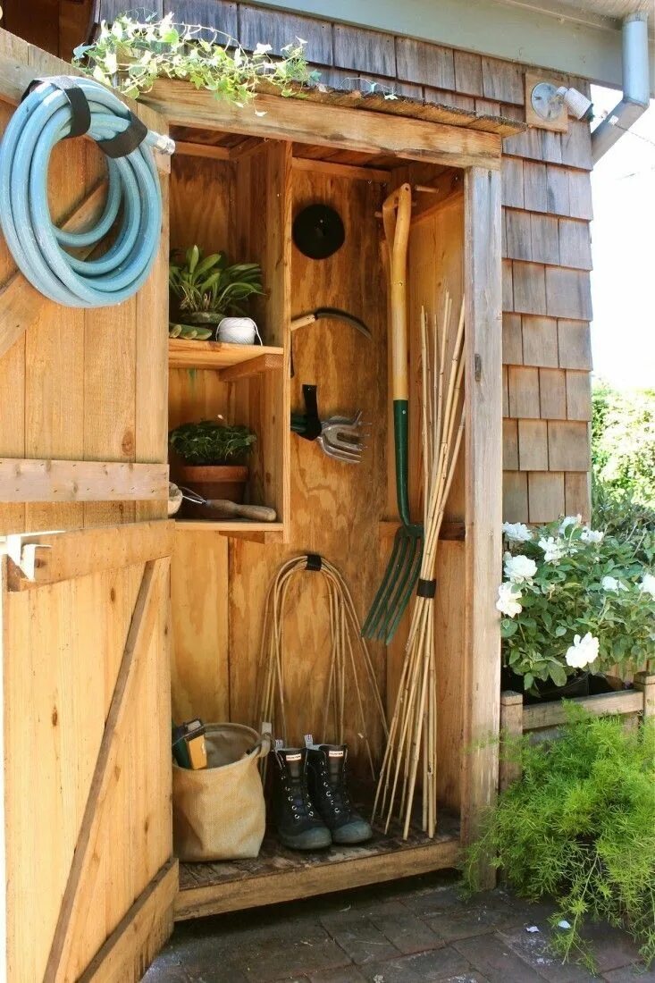 Порядок на даче своими руками Announcing Our New Guide to Garden Shed Design - Gardenista Diy storage shed, Ga