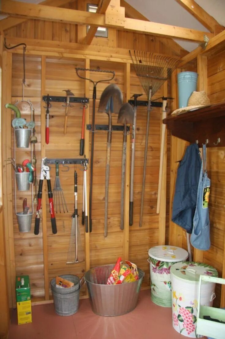 Порядок на даче своими руками #buildingashed Storage shed organization, Garden shed interiors, Diy shed plans