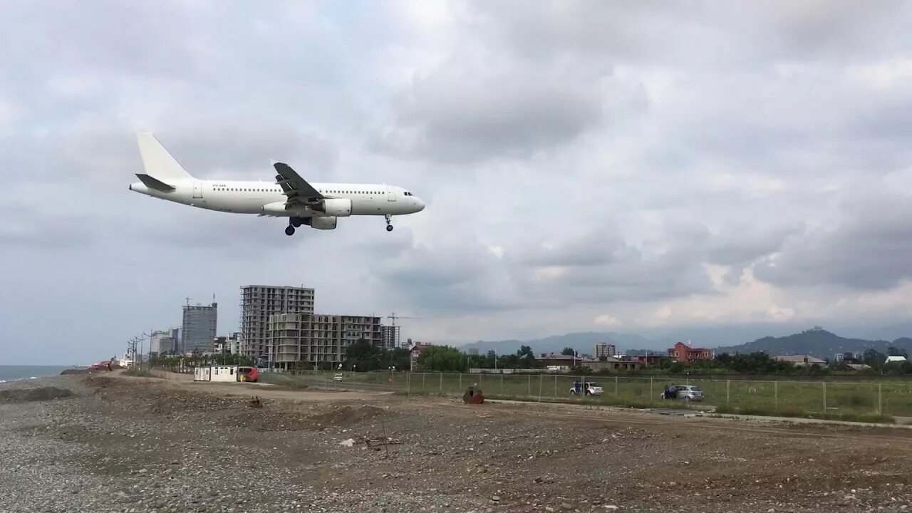 Посадка самолета в батуми фото Batumi airport - YouTube