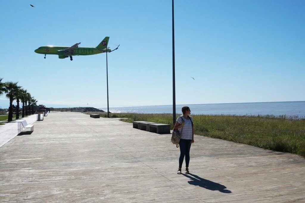 Посадка самолета в батуми фото Нескучный отдых в Батуми: 11 советов как весело провести время в Грузии