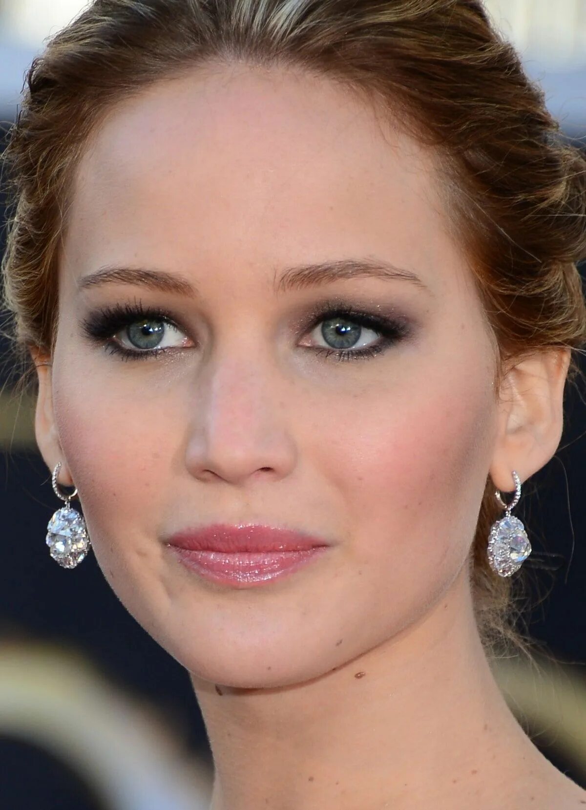 Посаженные глаза фото Whoa, Jennifer Lawrence Wore Basically NO Makeup to the Great Gatsby Premiere! C