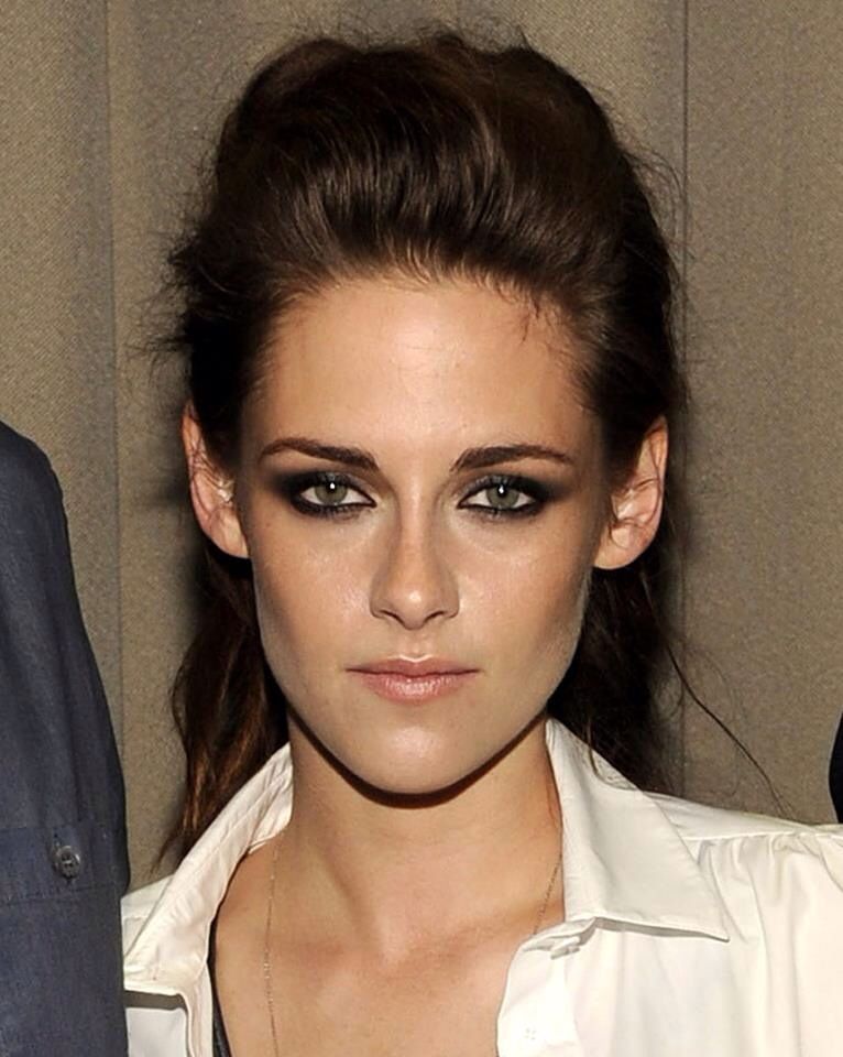 Посаженные глаза фото Kristen Stewart Beauty hacks, Eyebrow hacks, Beauty