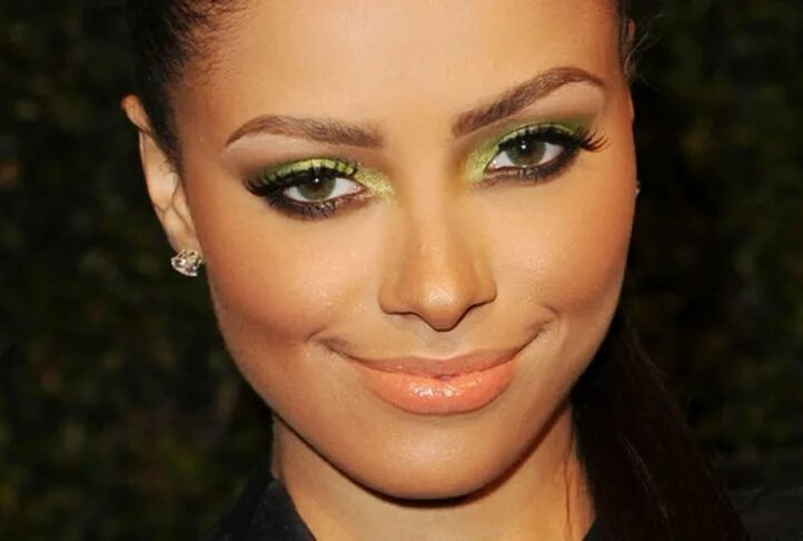 Посаженные глаза фото Evening makeup with intensive light green eyeshadow :: one1lady.com :: #makeup .