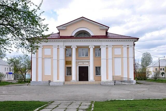 Поселок буланаш фото File:Centre of culture and cinema Rodina.jpg - Wikimedia Commons