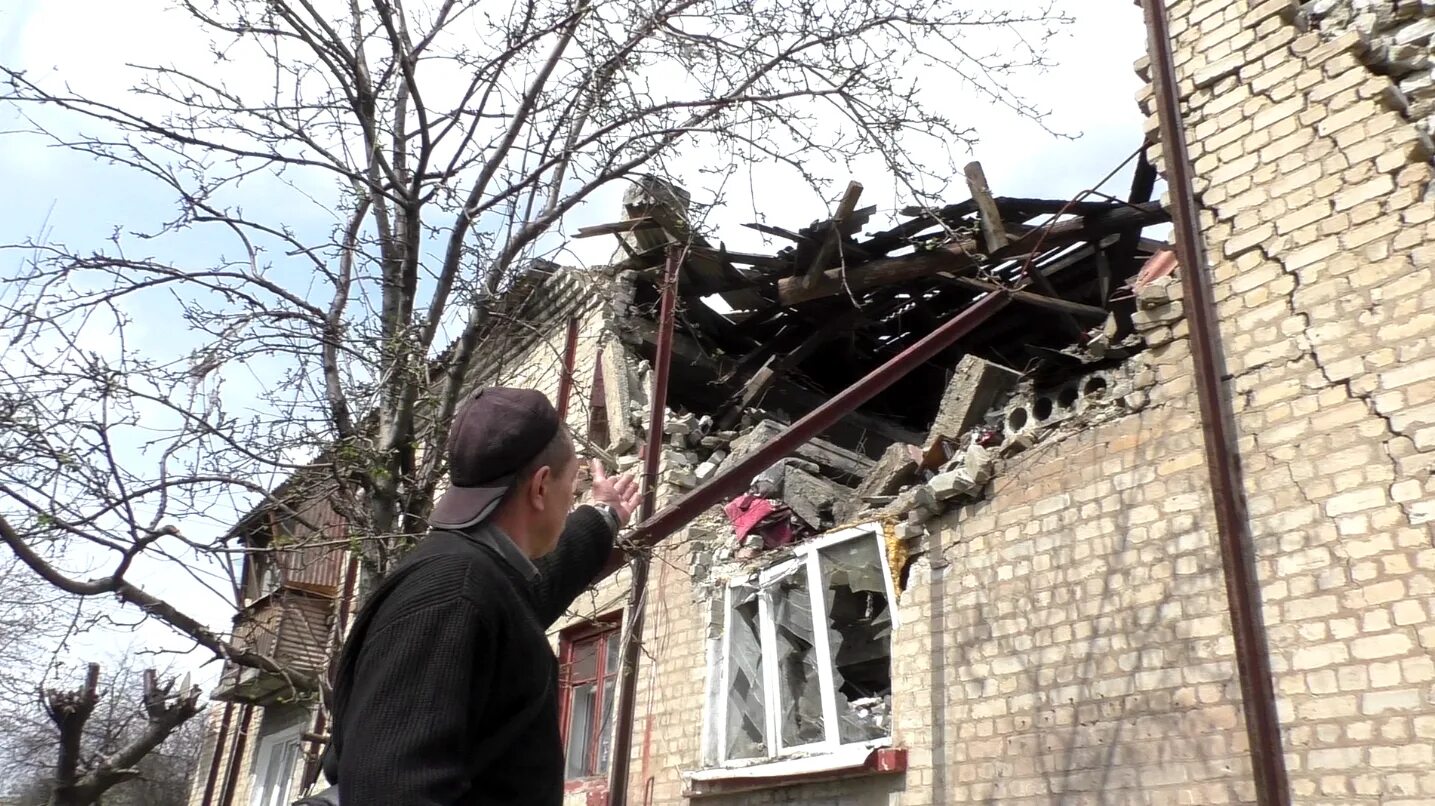 Поселок донецкий фото Поселок Донецкий под артиллерийским огнем украинских войск - ANNA NEWS