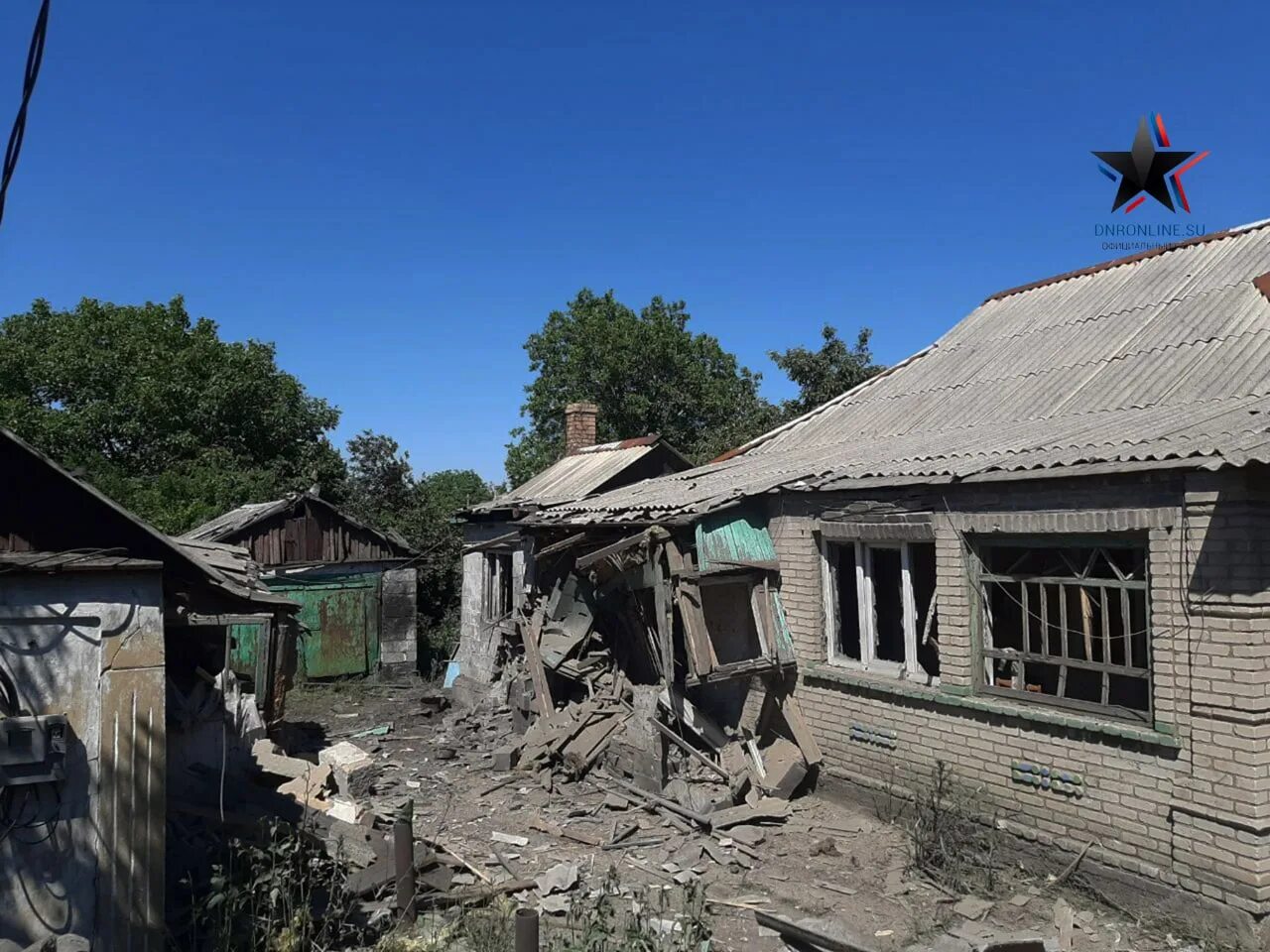 Поселок донецкий фото Последствия обстрела ВФУ в Кировском районе Донецка 10.06.2022 - Война в Донбасс