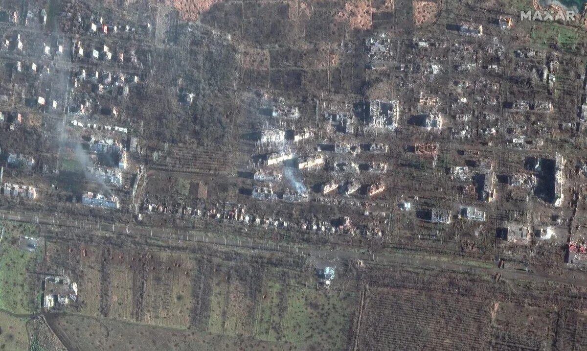 Поселок года 2023 фото Satellite images reveal scale of devastation in Ukraine’s Bakhmut over recent mo