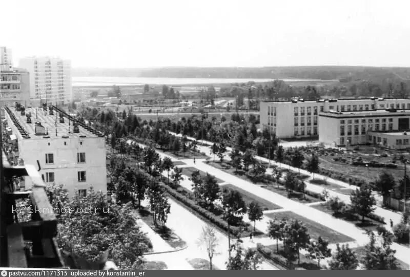 Поселок московский московской области старые фото Посёлок Московский. 1-ый микрорайон, вид с дома № 27. 1988 год. #Ретро_Московски