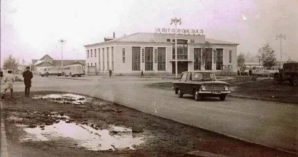 Поселок октябрьский старые фото Old bus station in October. История Уфы и Башкортостана Старые фотографии ВКонта