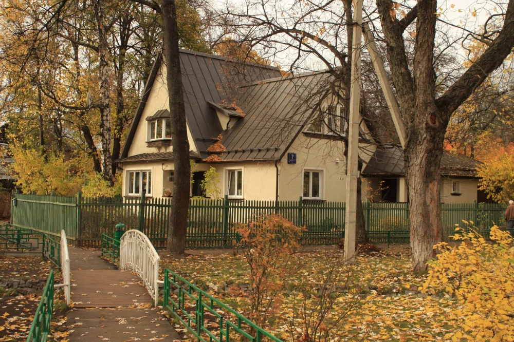 Поселок сокол фото Посёлок Сокол - альтернативная история СССР. Старинный дом, Альтернативная истор