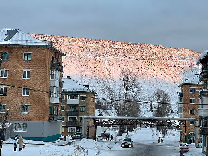 Поселок тея фото Туалет без отопления, комбез слитный - и раздеваемся на морозе -20". Как лыжники