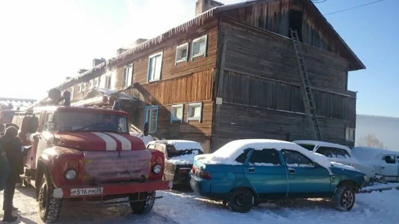 Поселок янталь фото Добровольные пожарные и соседи спасли семью из огня в поселке Янталь: Новости