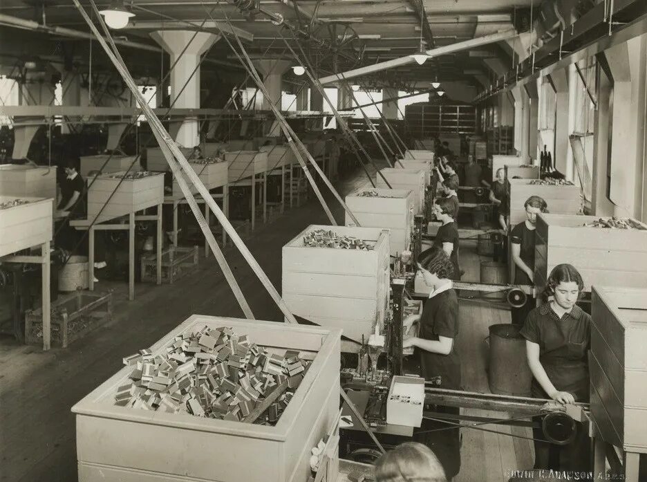 Пош инза фабрика архив фото Women at work in match factory making boxes ca. 1920-ca. 1. Flickr